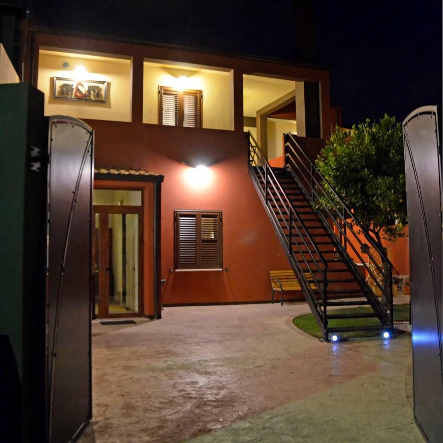 Càbras Artista B&B المظهر الخارجي الصورة